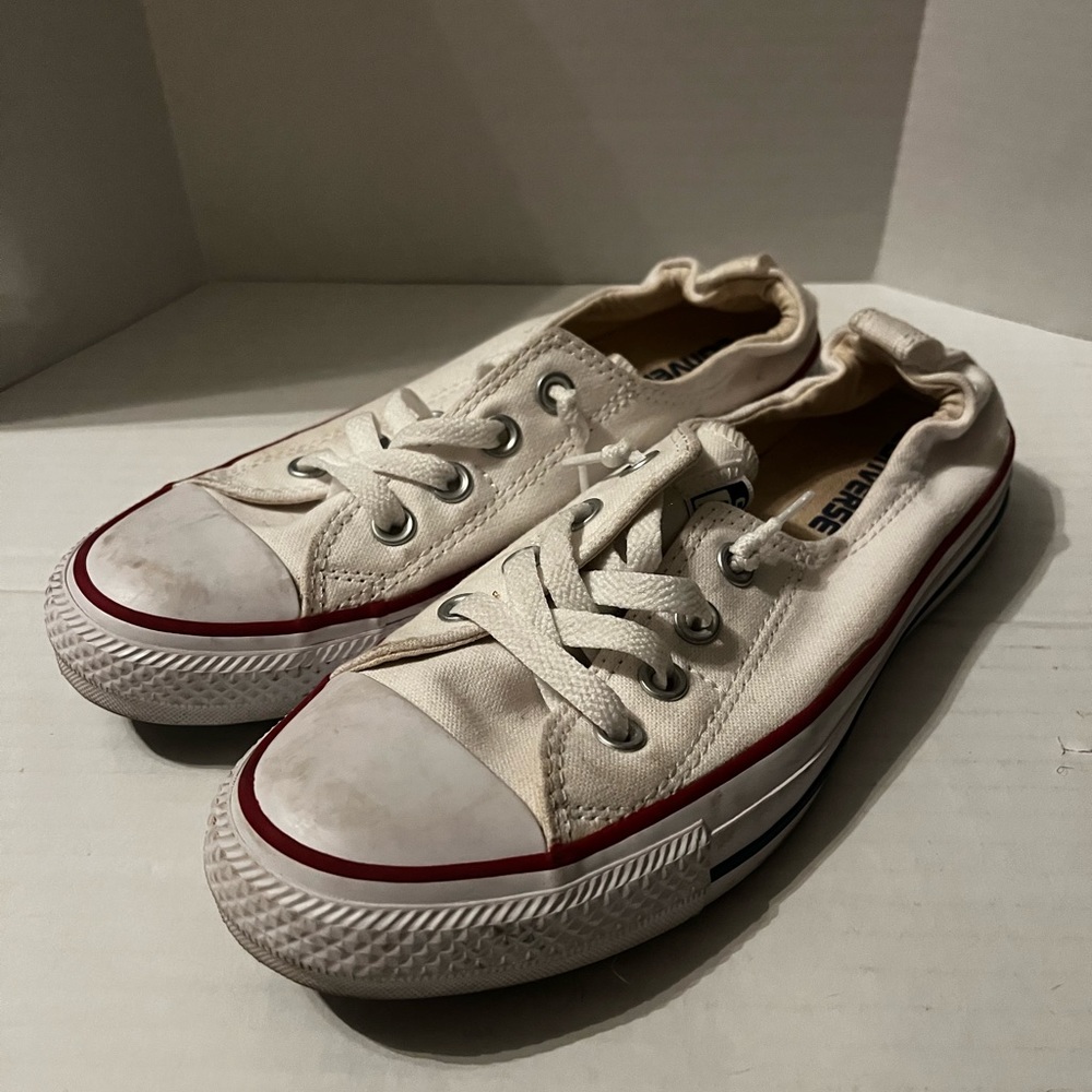 Women’s White Converse. Sz 8